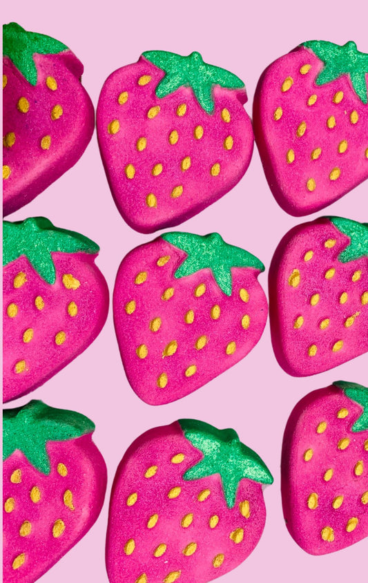 DELICIOUS STRAWBERRY BATH BOMB